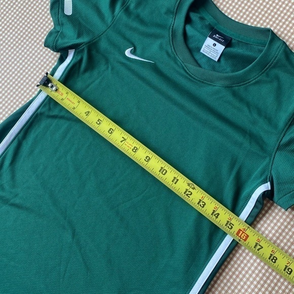 Retro Nike Short sleeve shirt. Green/white. Size 12-13 years - Picture 6 of 11